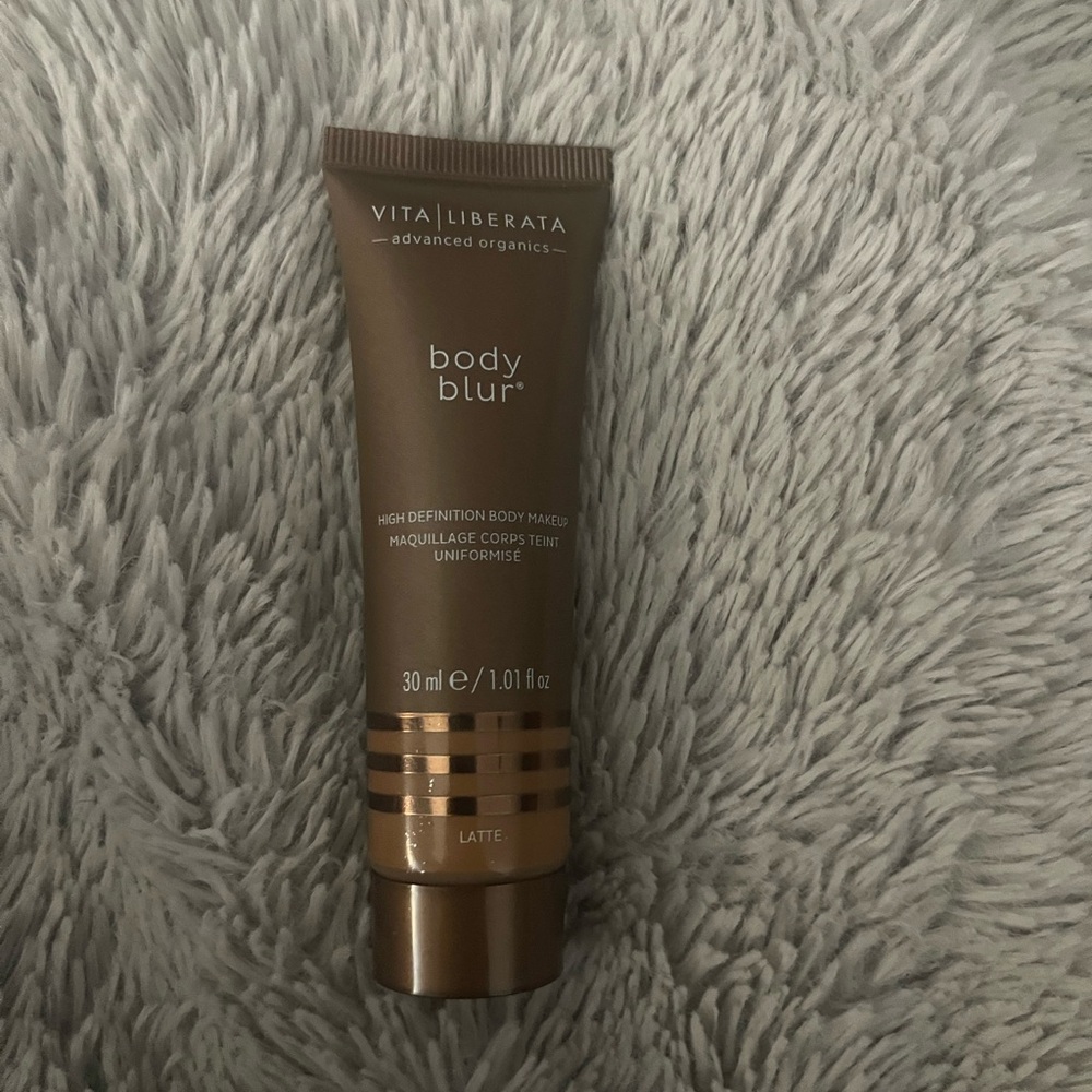 Vita Liberata Body Blur in Latte